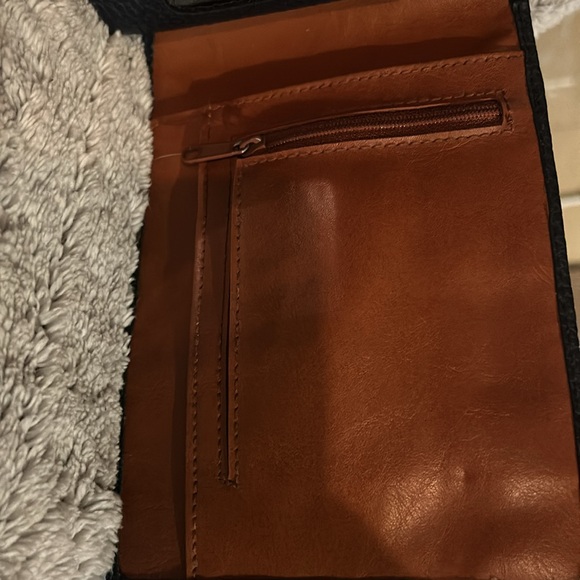 Dooney and Bourke all weather leather crossbody wallet purse - Picture 7 of 10